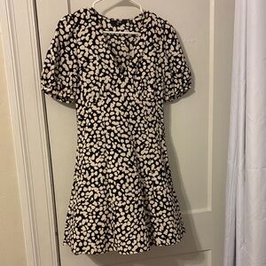 Uniqlo Black and Cream Patterned Mini Dress